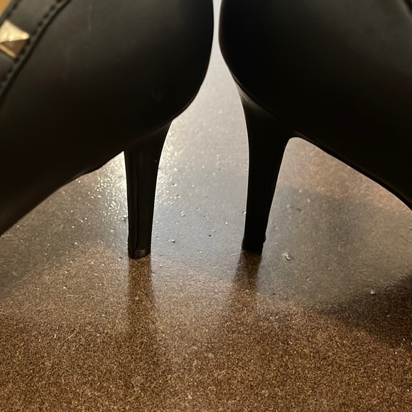 Jessica Simpson heels - Picture 2 of 3